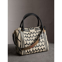 Sac tote The Buckle medium en cuir à imprimé trompe-l'œil - Limestone