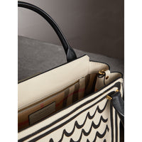 Sac tote The Buckle medium en cuir à imprimé trompe-l'œil - Limestone
