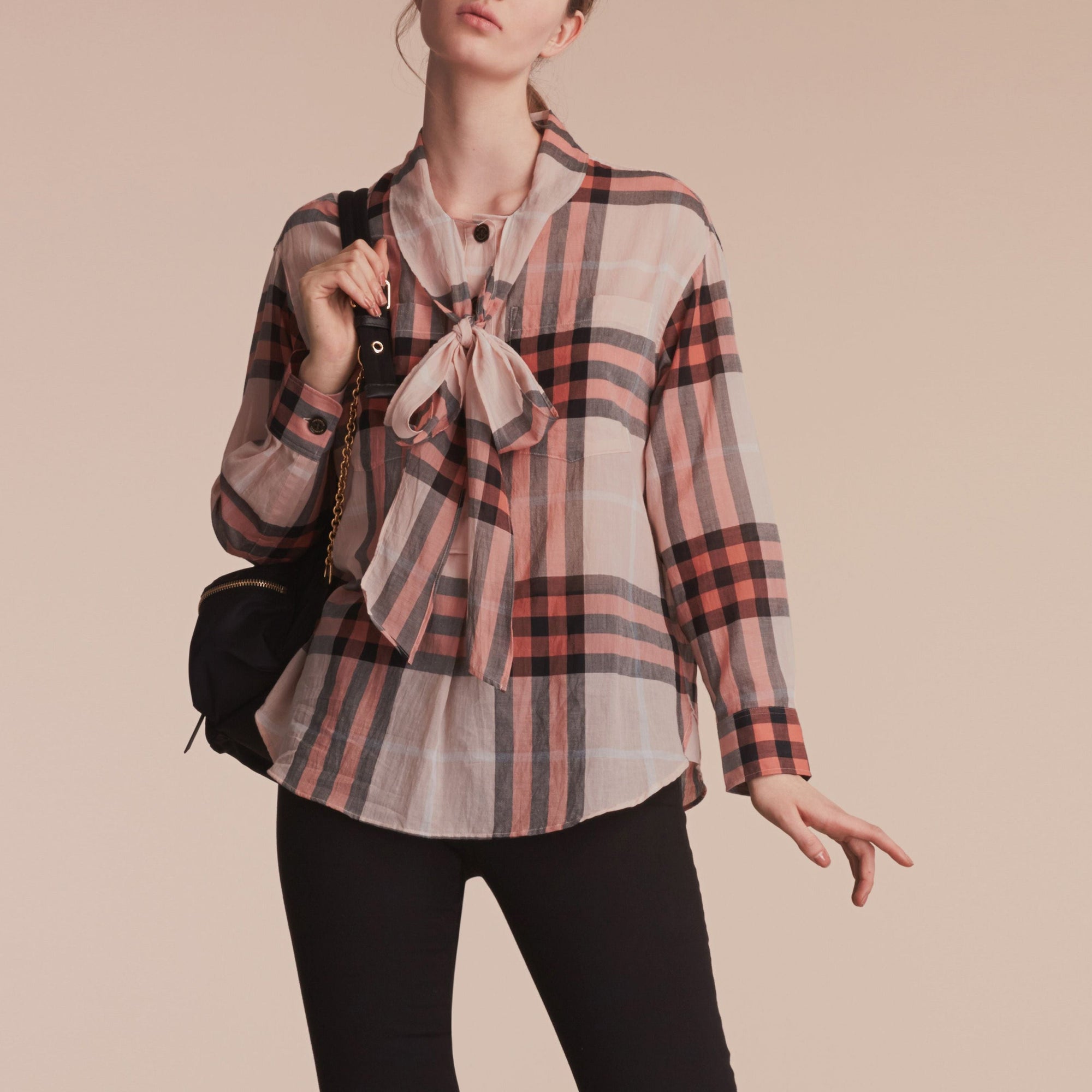 Chemise en coton à motif check avec col lavallière - Apricot