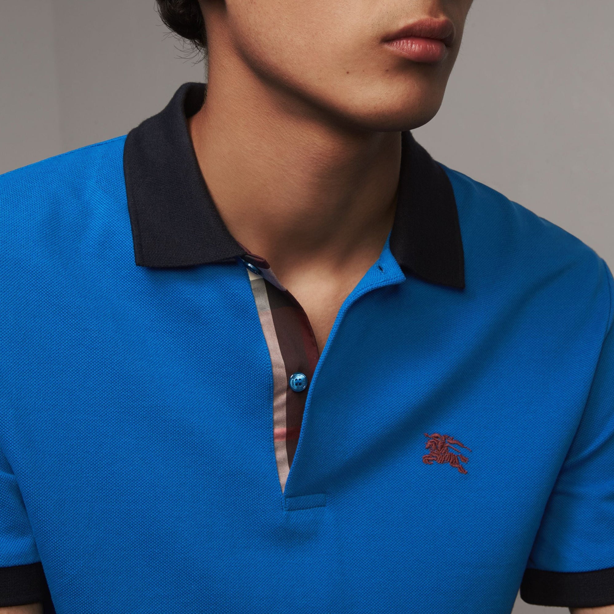 Polo bicolore en piqué de coton avec patte à motif check - Bright Opal