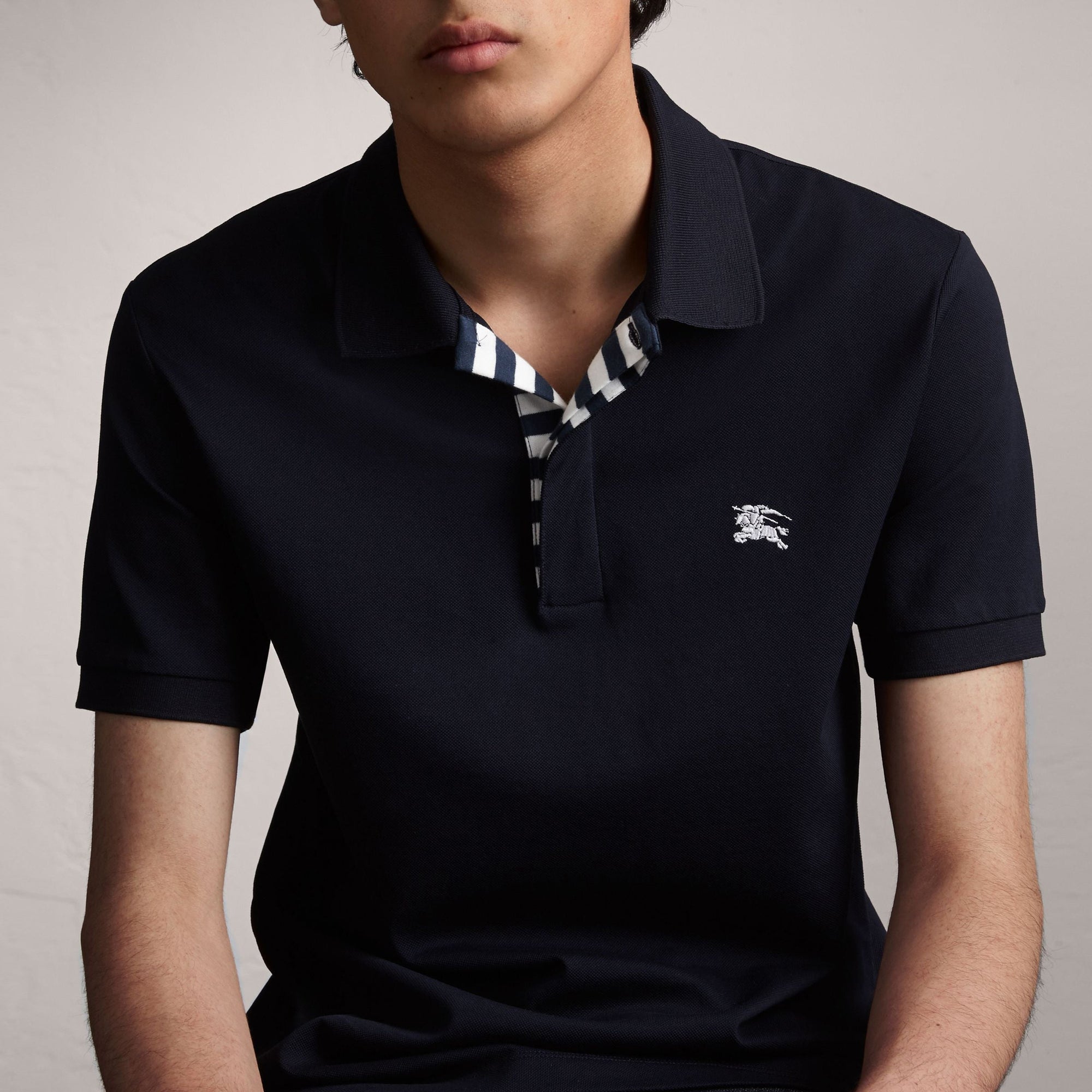 Polo en piqué de coton avec patte rayée - Navy