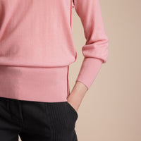 Pull à encolure ras du cou en maille de cachemire ajourée - Apricot Pink