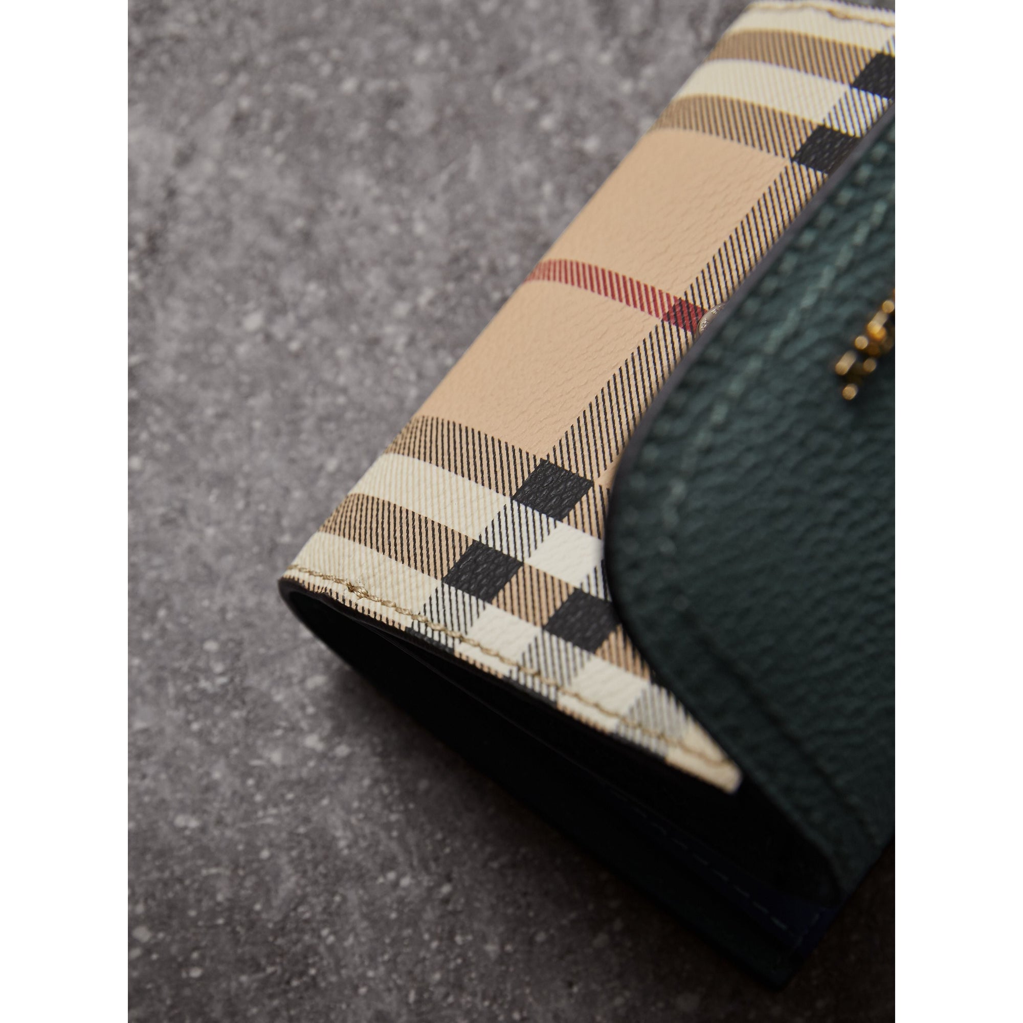 Portefeuille en cuir et tissu Haymarket check - Eucalyptus Green & Multi