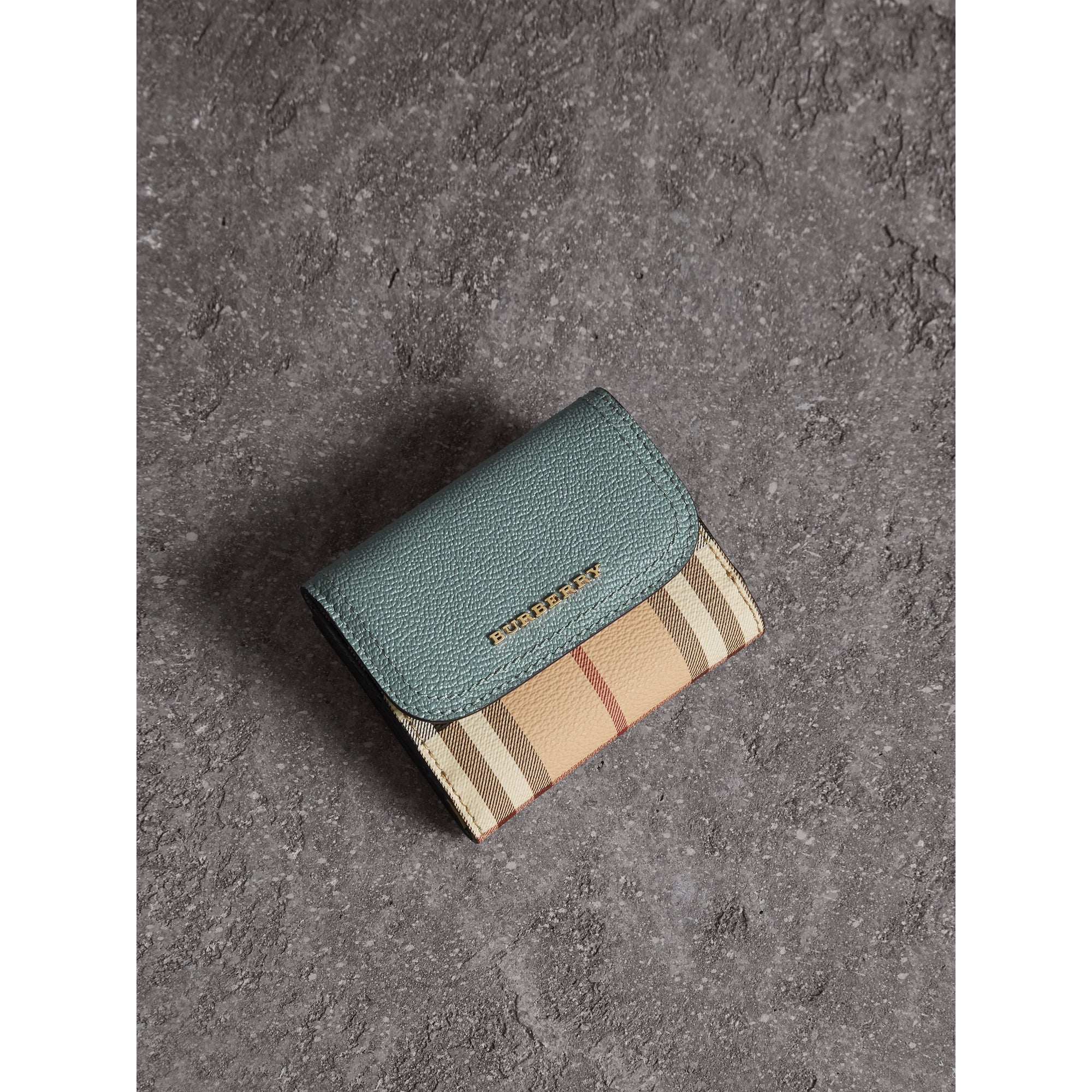 Portefeuille en cuir et tissu Haymarket check - Eucalyptus Green & Multi