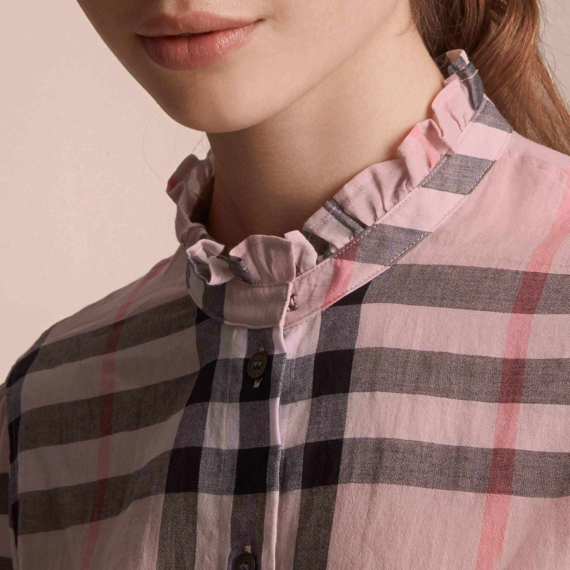 Chemise en coton à motif check avec volants - Vintage Pink