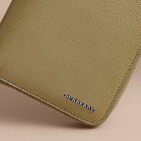 Portefeuille zippé en cuir London - Olive Green