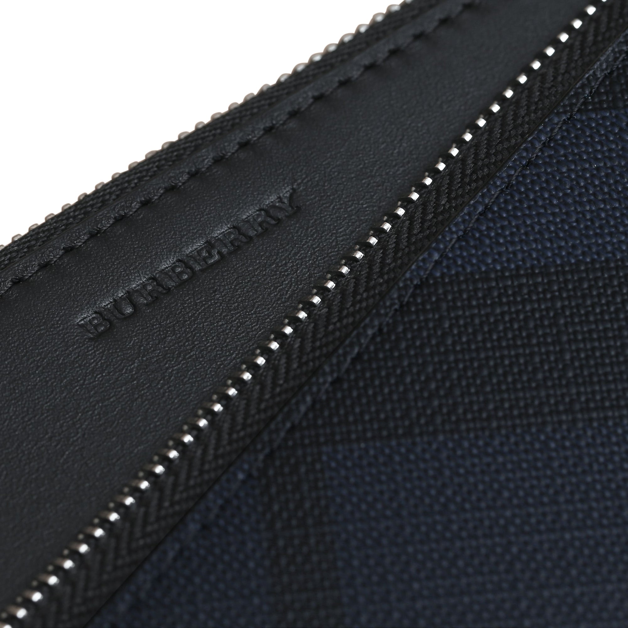 Portefeuille de voyage à motif London check - Navy & Black