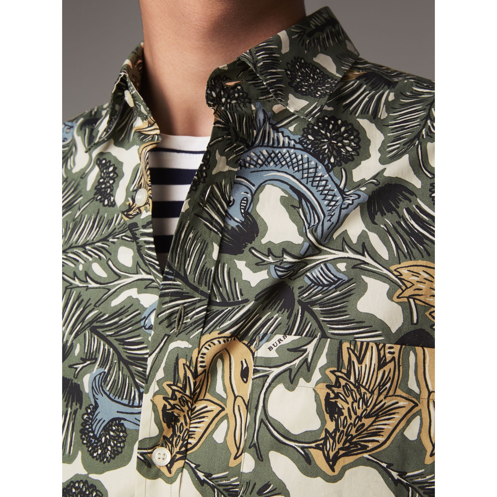 Chemise de coupe longue en popeline de coton à imprimé Bestiaire - Sage Green