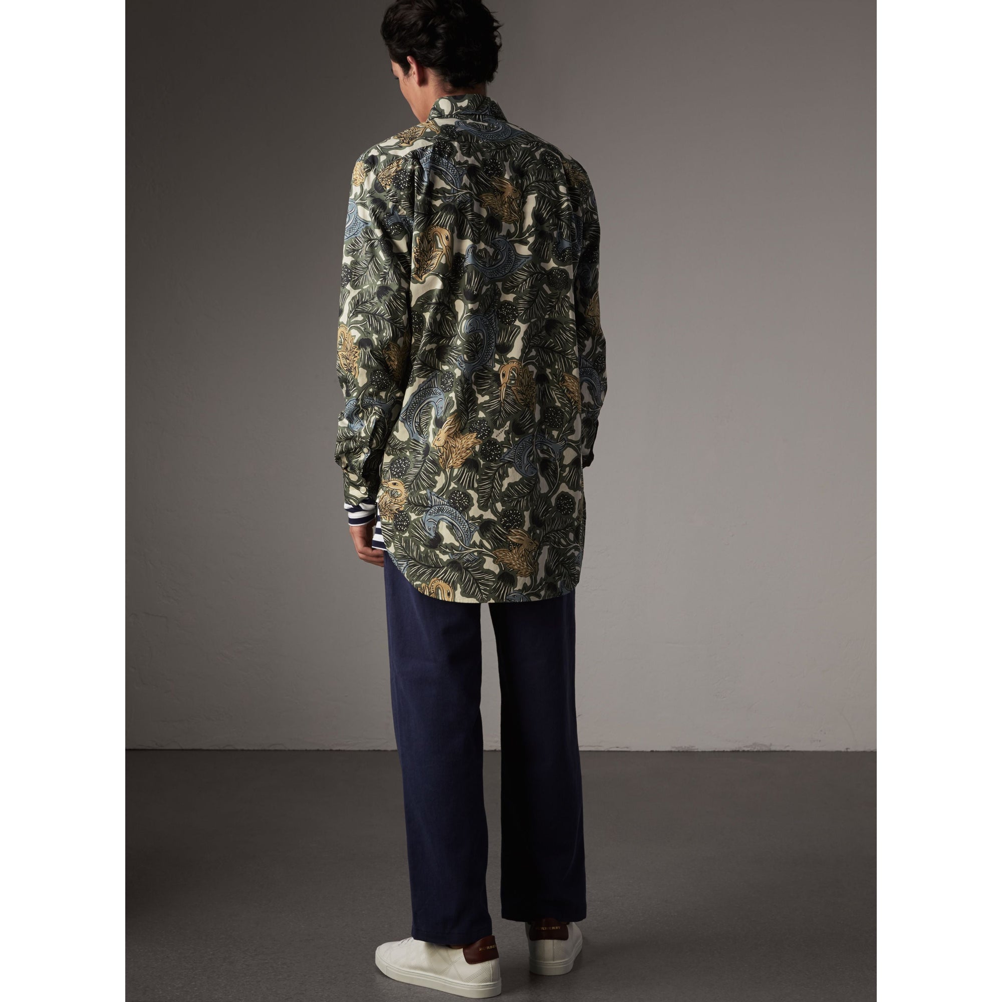 Chemise de coupe longue en popeline de coton à imprimé Bestiaire - Sage Green