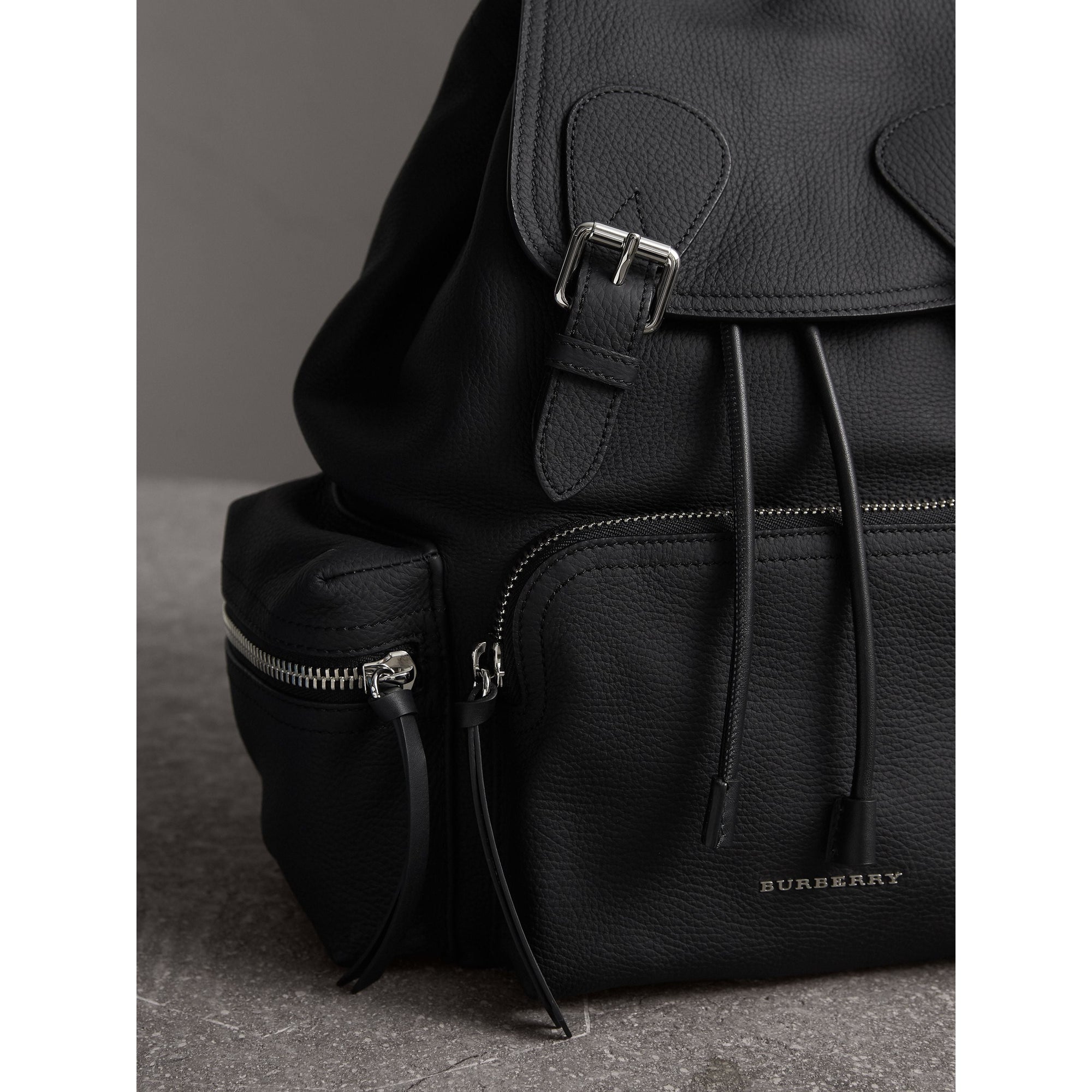 Sac à dos The Rucksack medium en cuir - Black