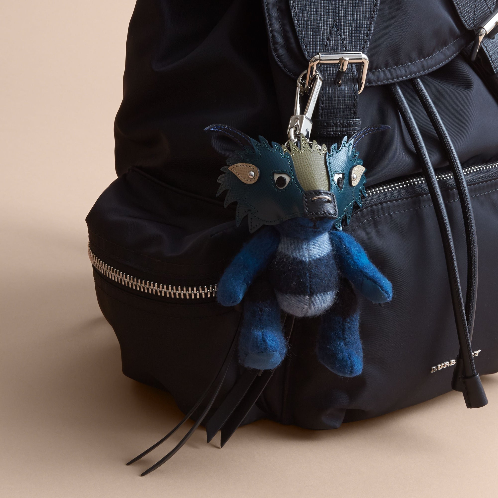 Porte-clés Thomas bear en cachemire check avec détail Bestiaire - Marine Blue