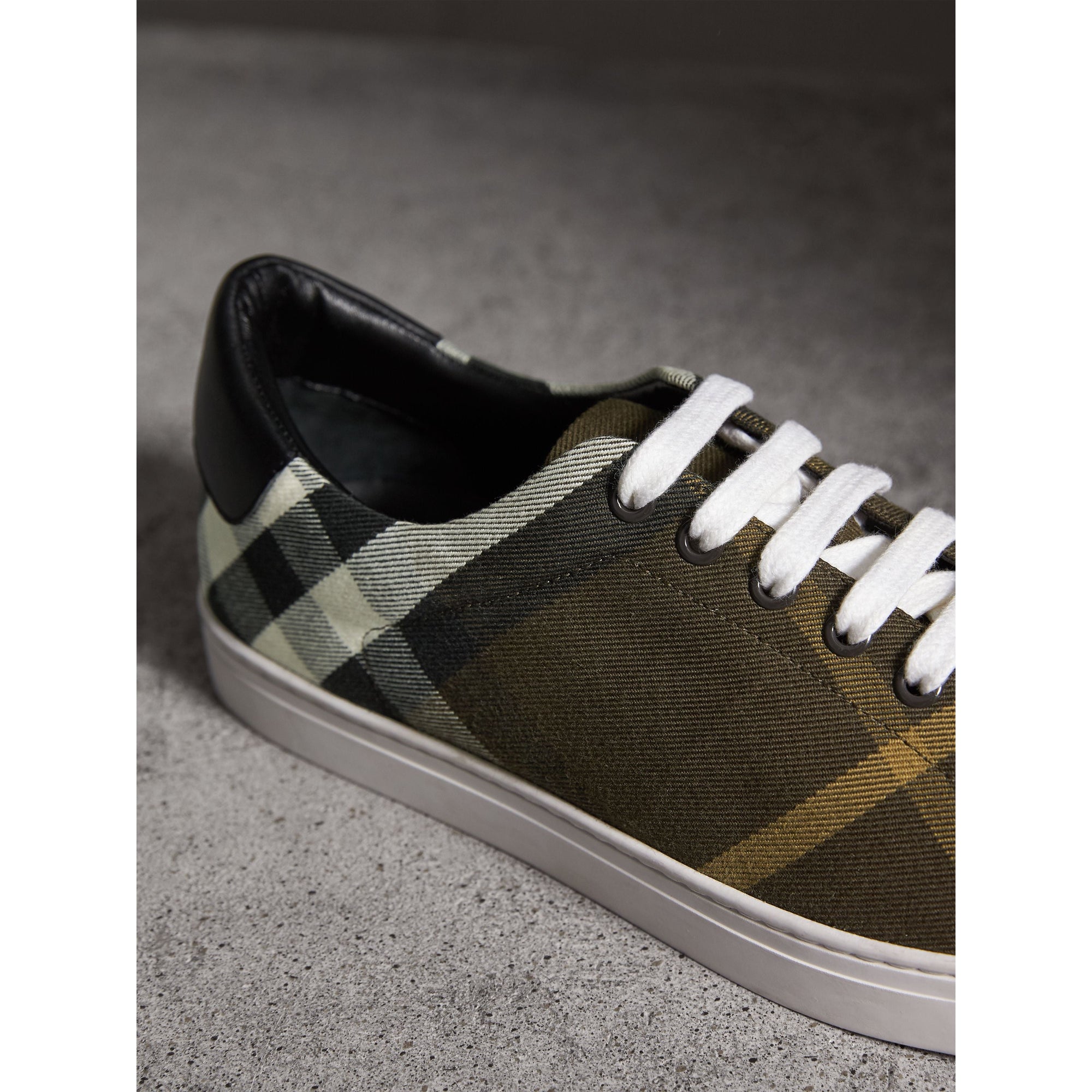 Sneakers en cuir et coton House check surteint - Dark Mltry Green & Black