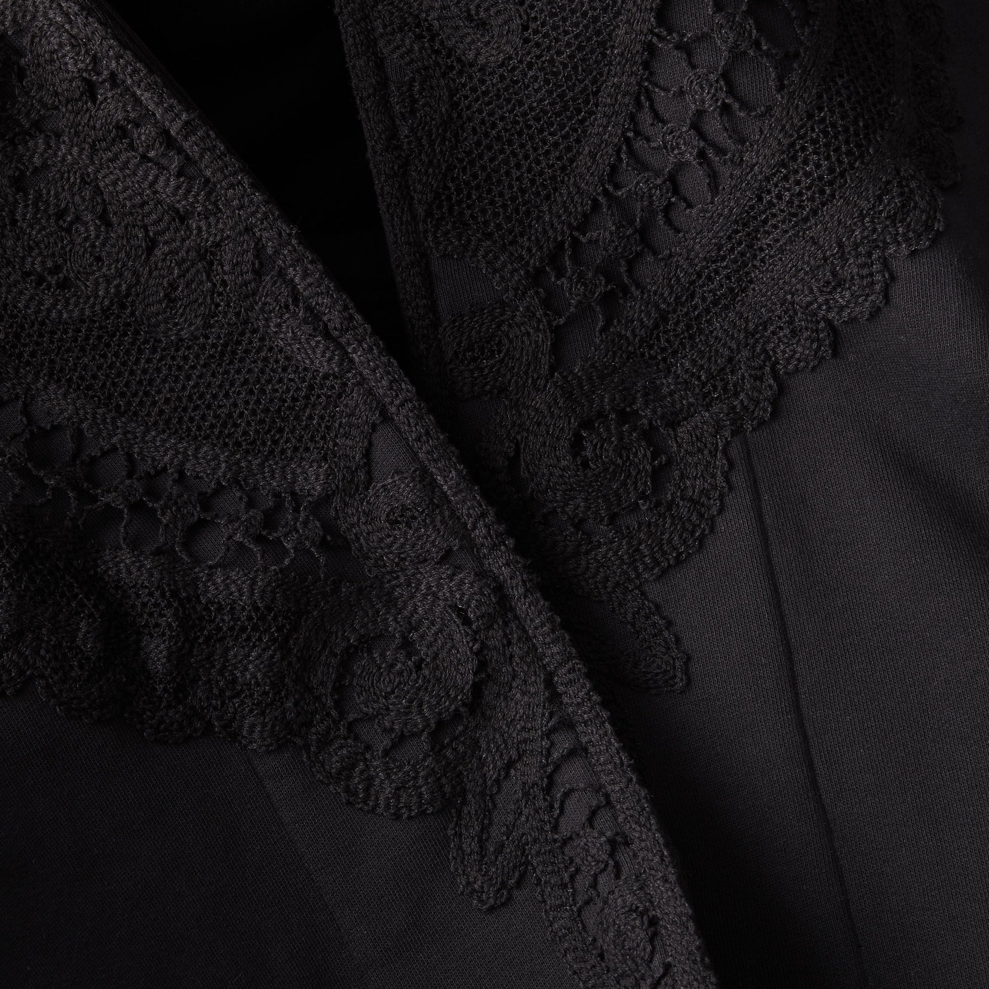 Poncho à capuche en jersey avec appliqués en dentelle - Black