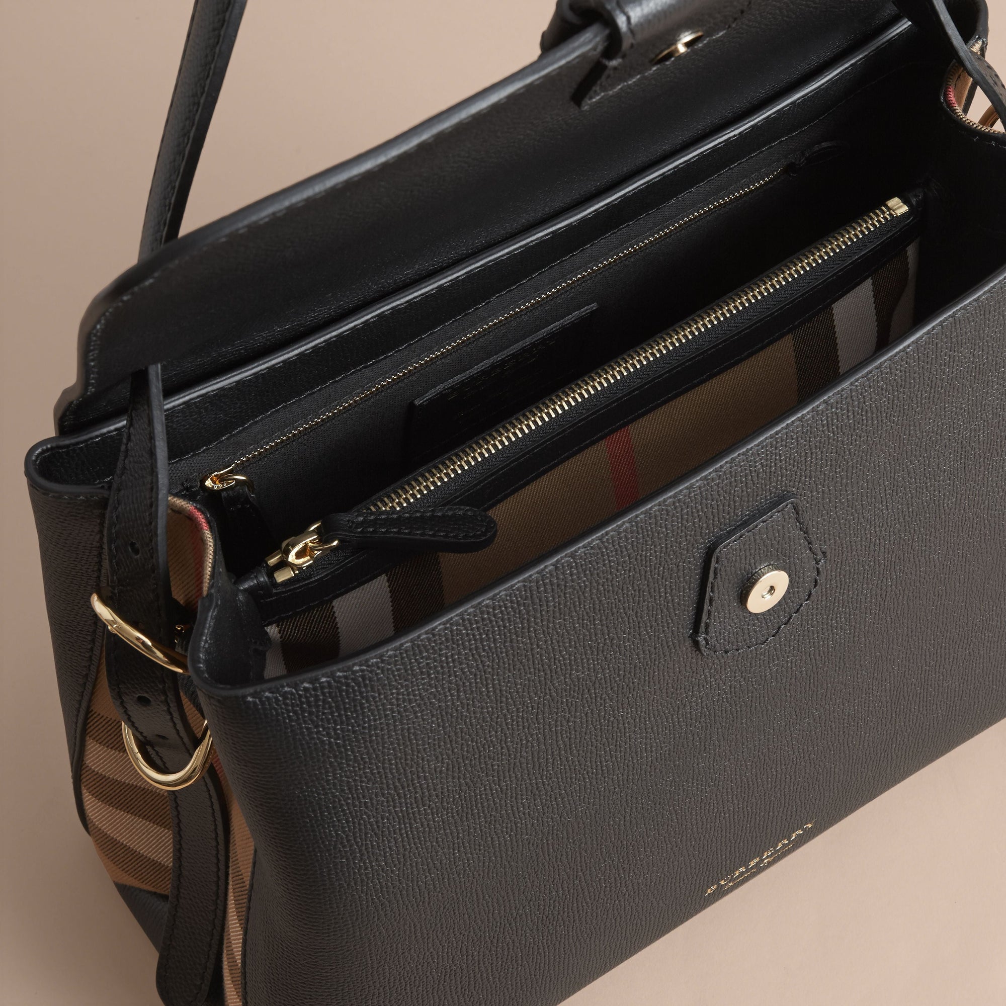 Sac tote medium en cuir grainé et coton House check - Black
