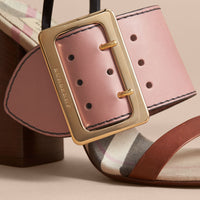 Sandales en cuir color-block avec boucle - Nude Pink