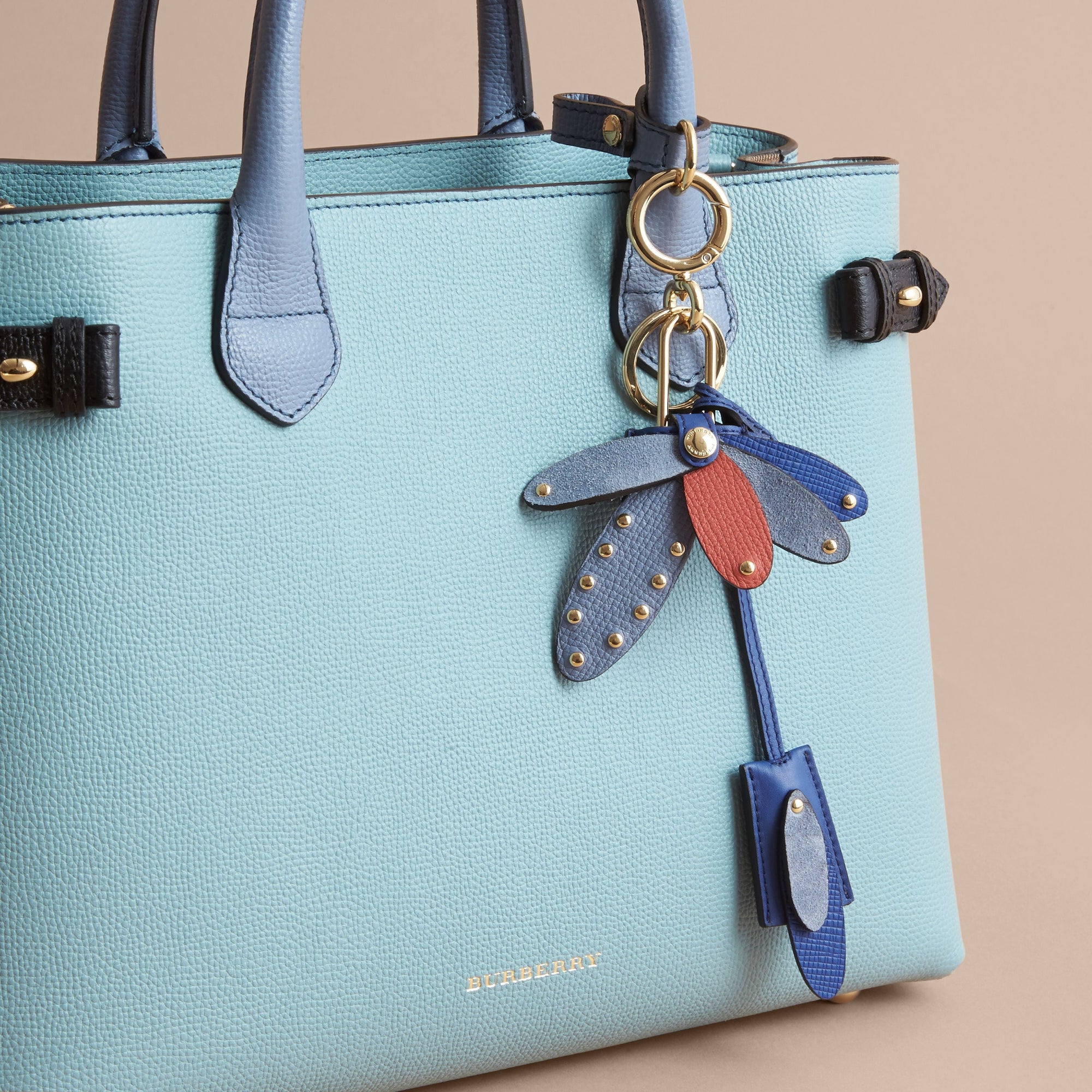 Bijou porte-clés en cuir à motif Bestiaire avec cadenas - Hydrangea Blue