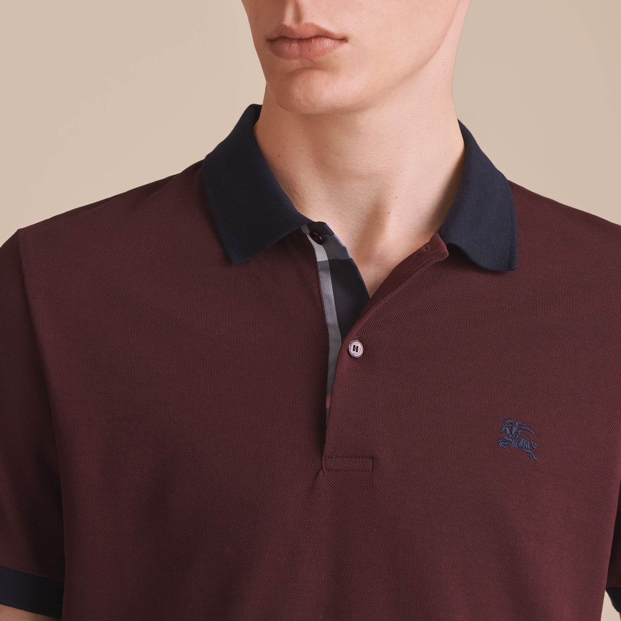 Polo bicolore en piqué de coton avec patte à motif check - Deep Claret