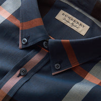 Chemise en popeline de coton à motif check avec col boutonné - Ink Blue