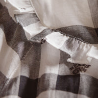Robe en coton à motif check et imprimé floral avec volants - White