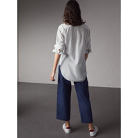 Chemise unisexe avec plastron nervuré & poignets mousquetaires - White