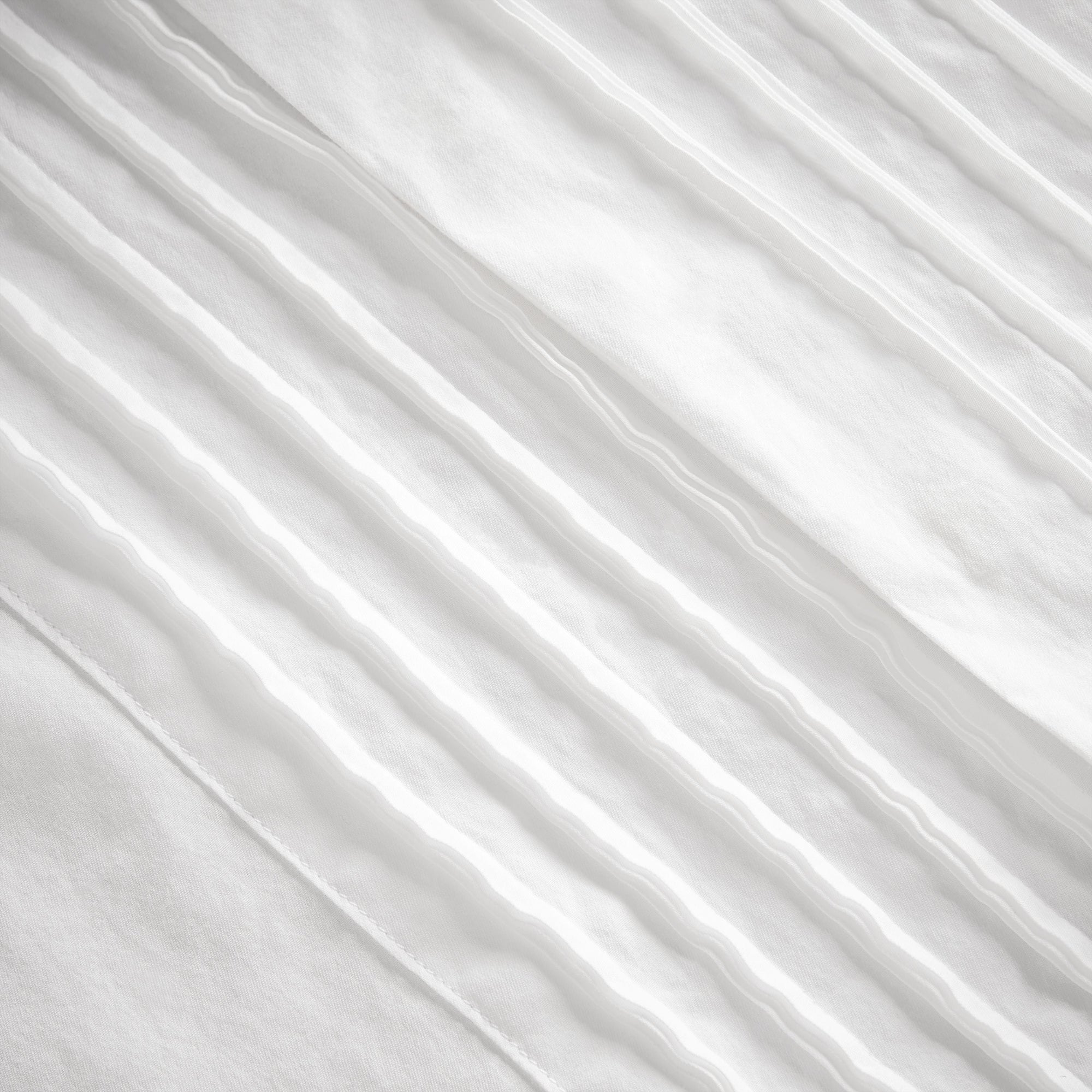 Chemise unisexe avec plastron nervuré & poignets mousquetaires - White