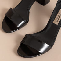 Sandales en cuir verni avec boucle - Black