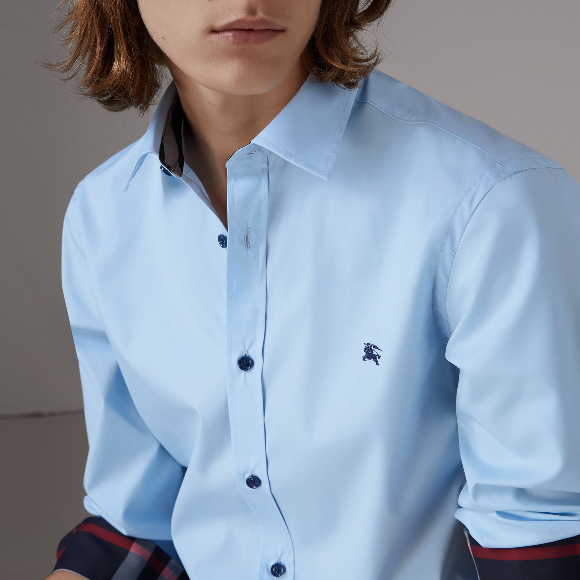 Chemise en popeline de coton avec boutons en résine - Pale Blue