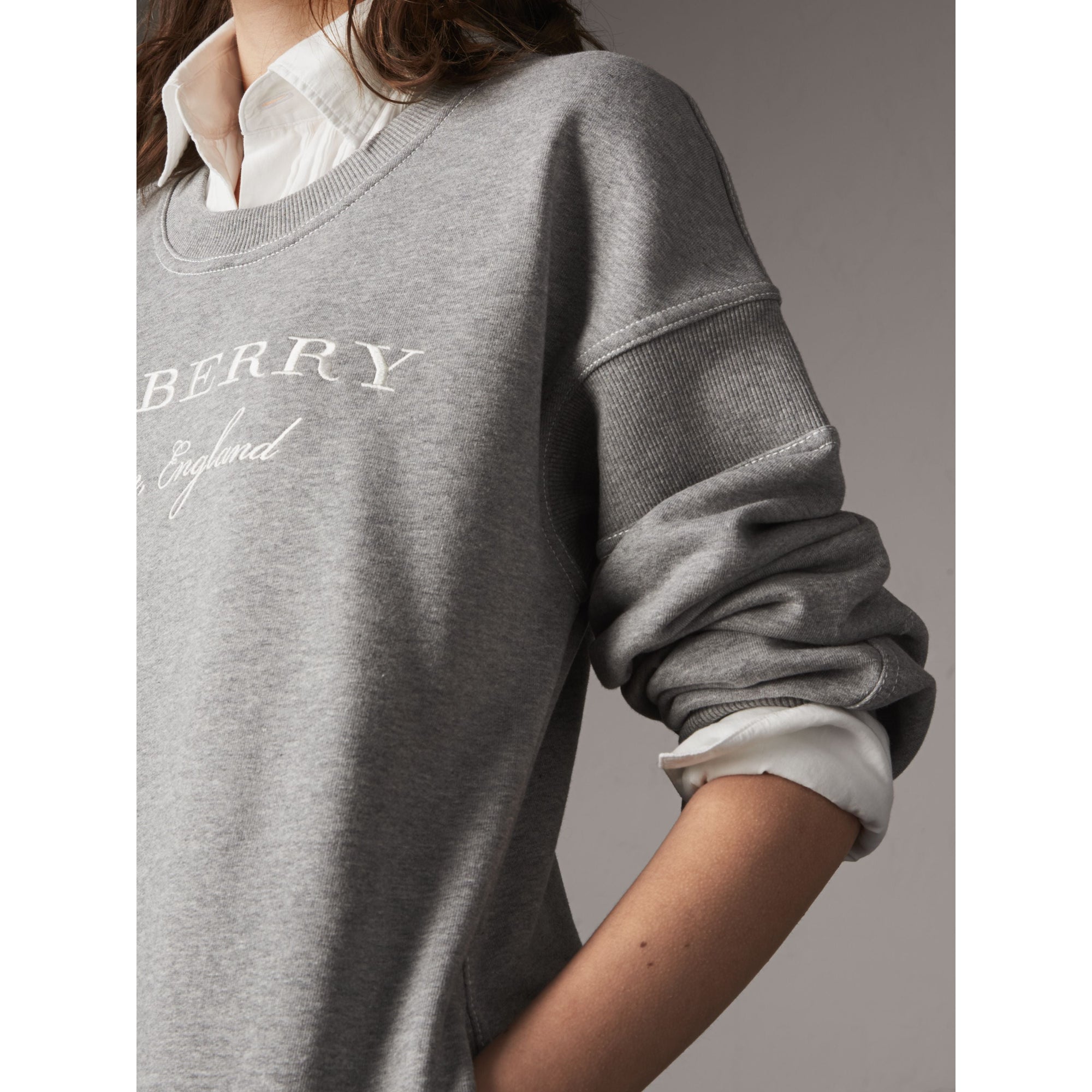 Robe sweat-shirt en jersey de coton avec motif brodé - Pale Grey Melange