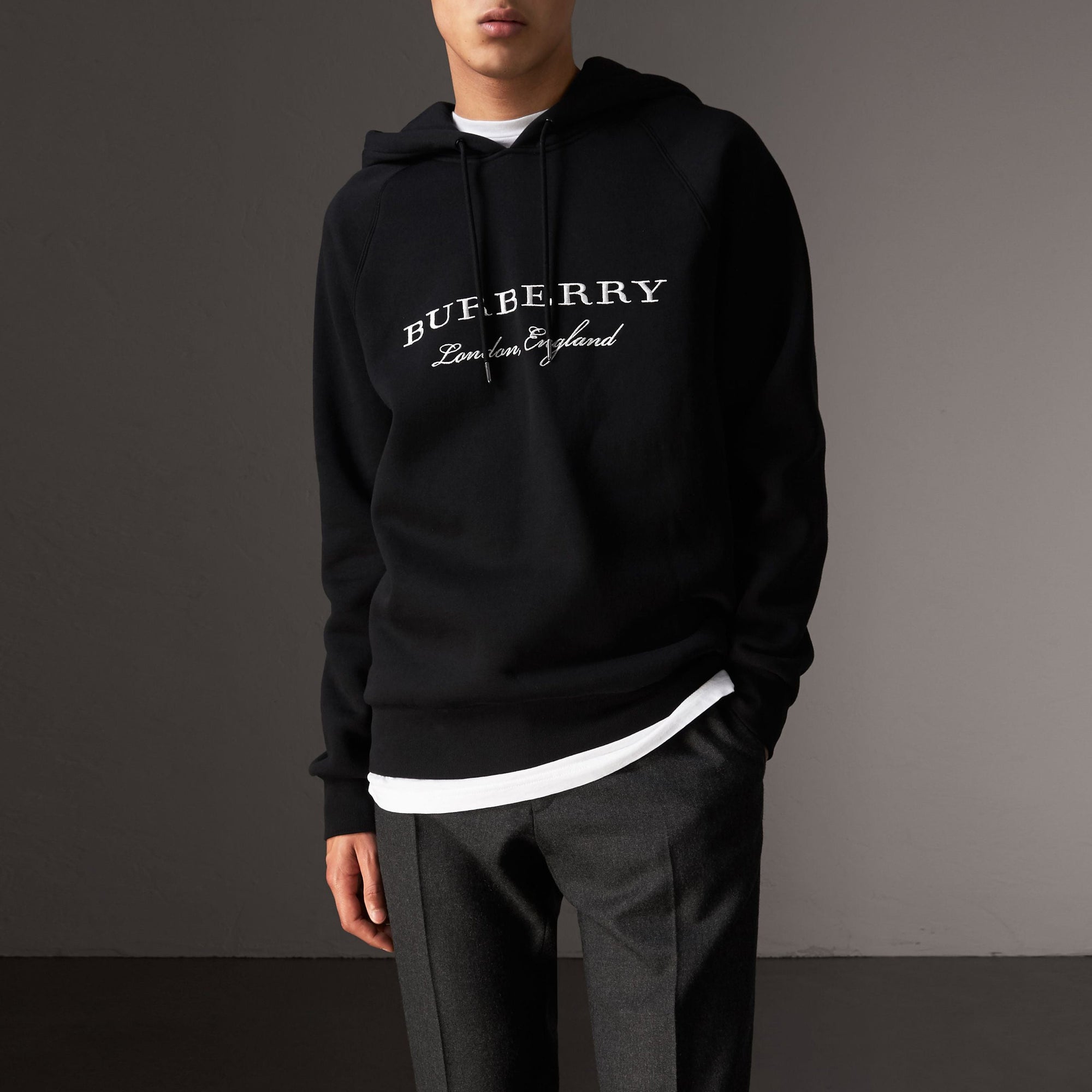 Sweat-shirt brodé à capuche - Black