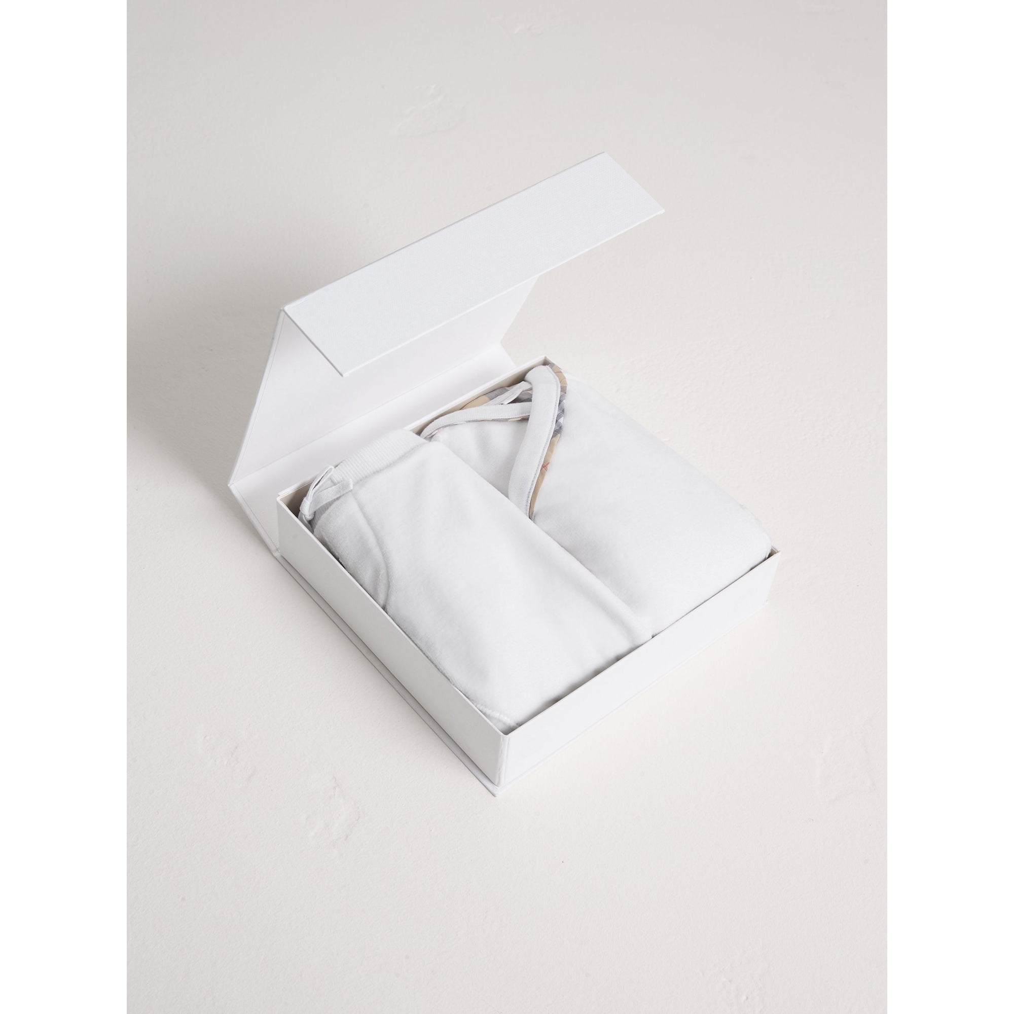 Coffret cadeau bébé deux pièces en jersey extensible - White