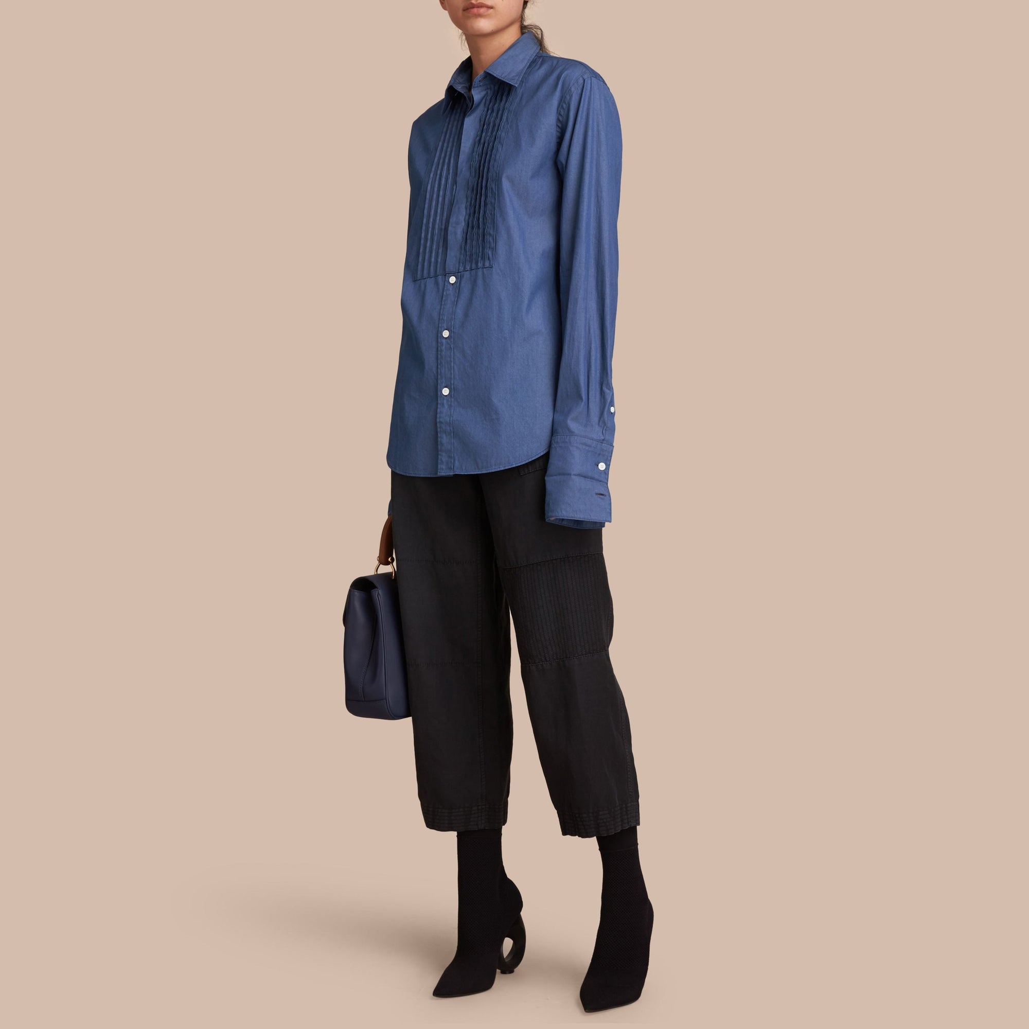 Chemise unisexe avec plastron nervuré & poignets mousquetaires - Denim Blue