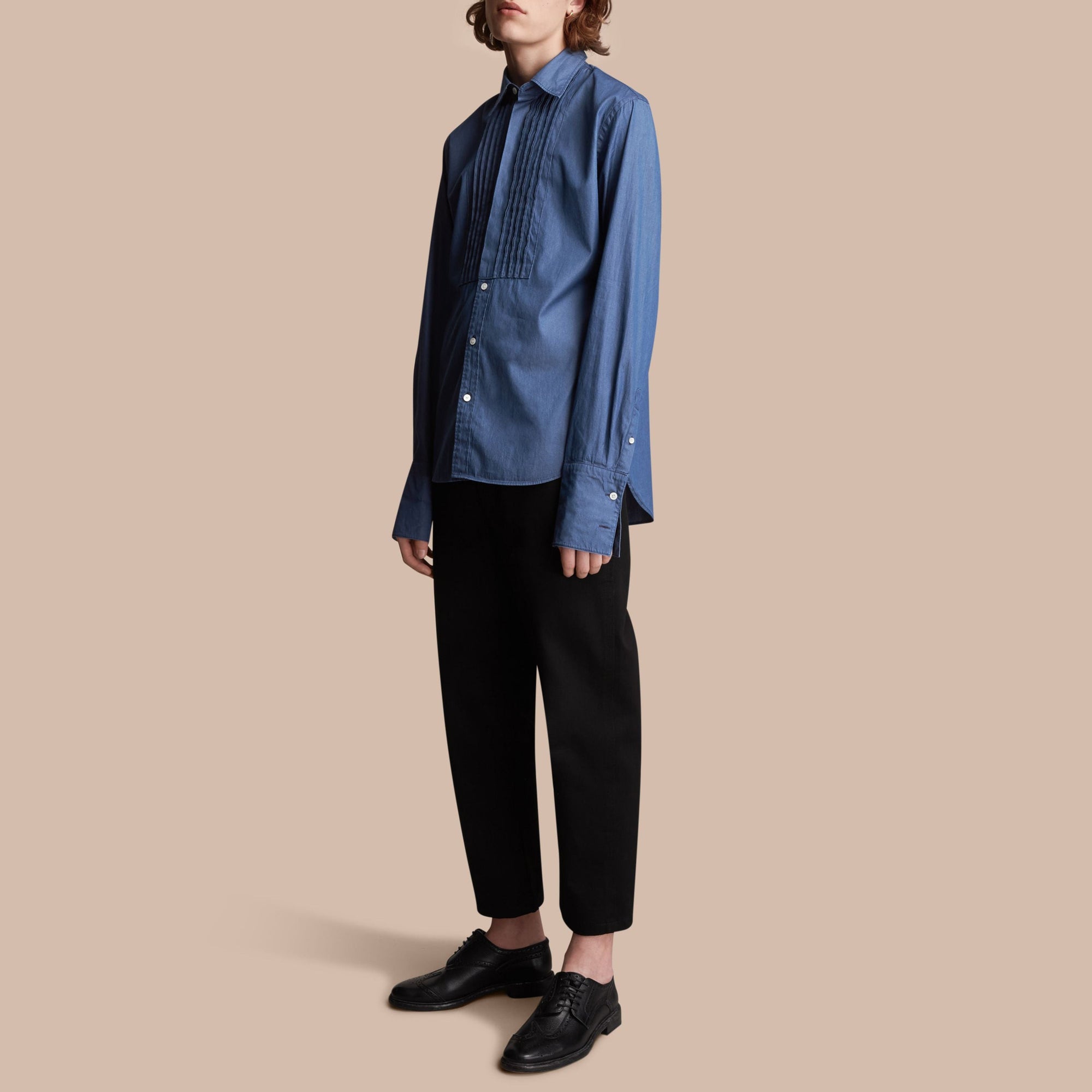 Chemise unisexe avec plastron nervuré & poignets mousquetaires - Denim Blue