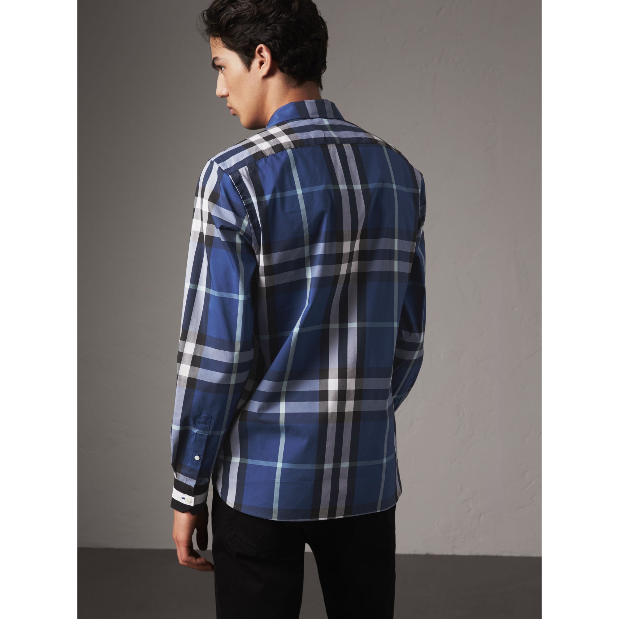 Chemise en coton mélangé à motif check avec revers à rayures - Cobalt Blue
