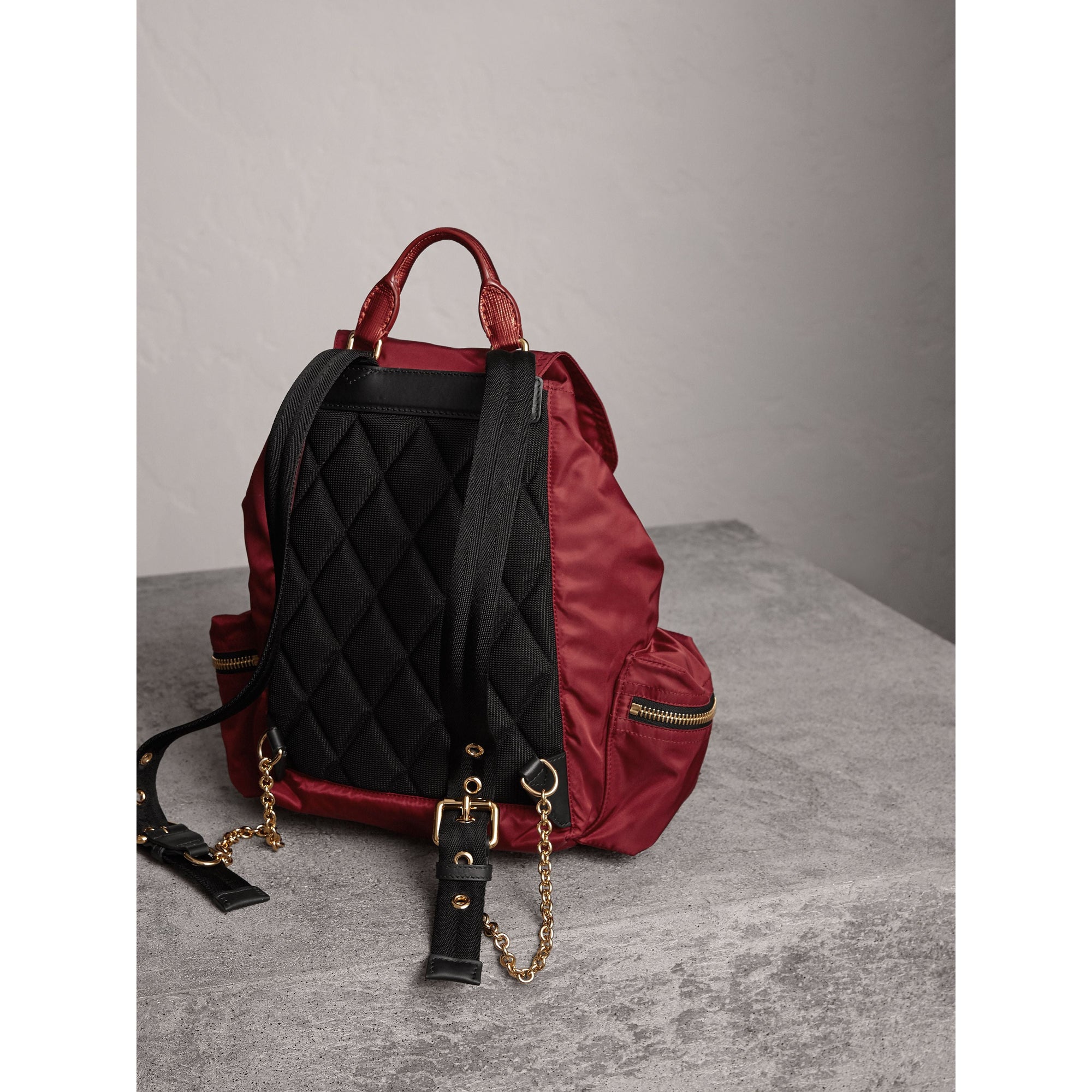 Sac The Rucksack moyen en nylon technique et cuir - Crimson Red & Crim Red