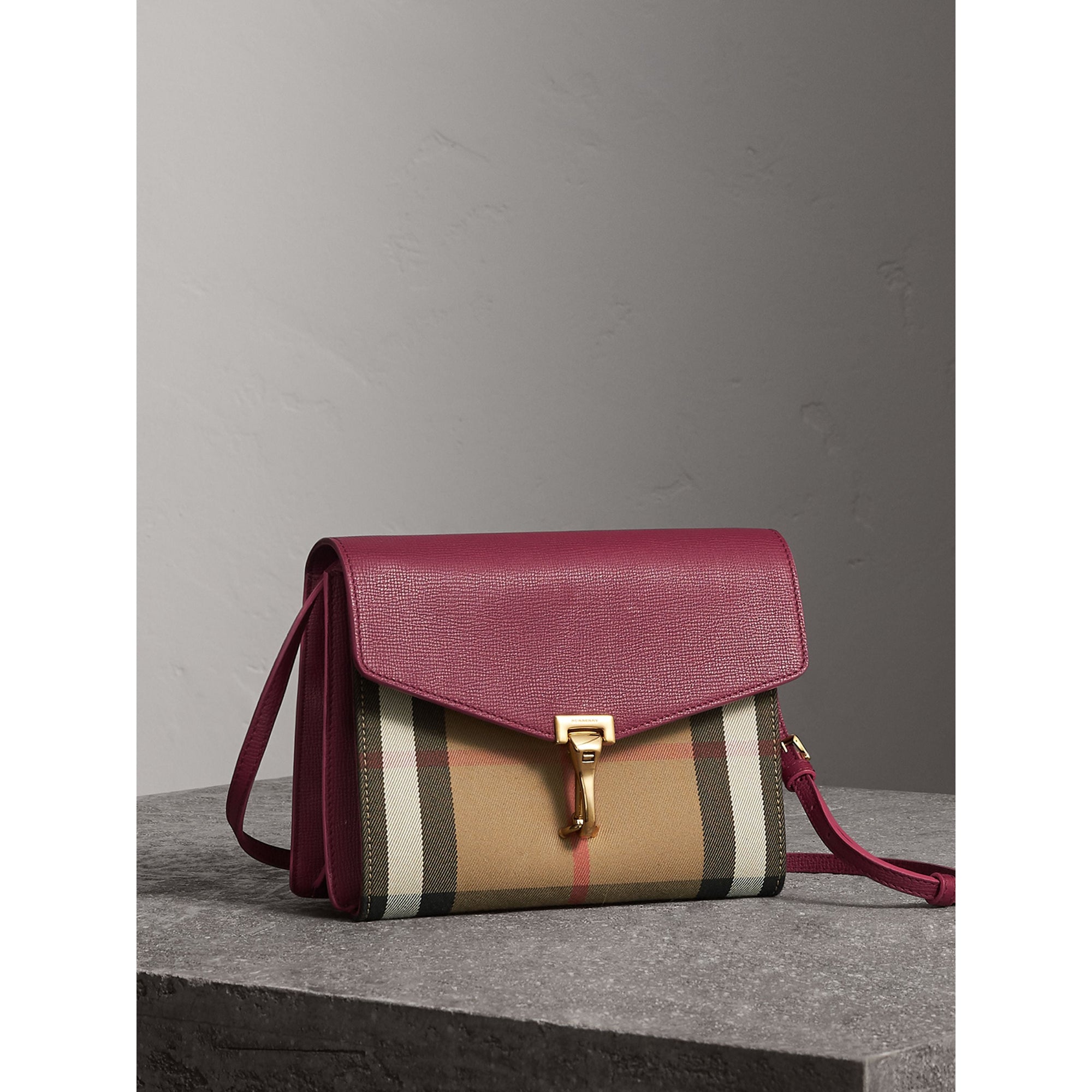 Petit sac à bandoulière en cuir et coton House check - Berry Pink