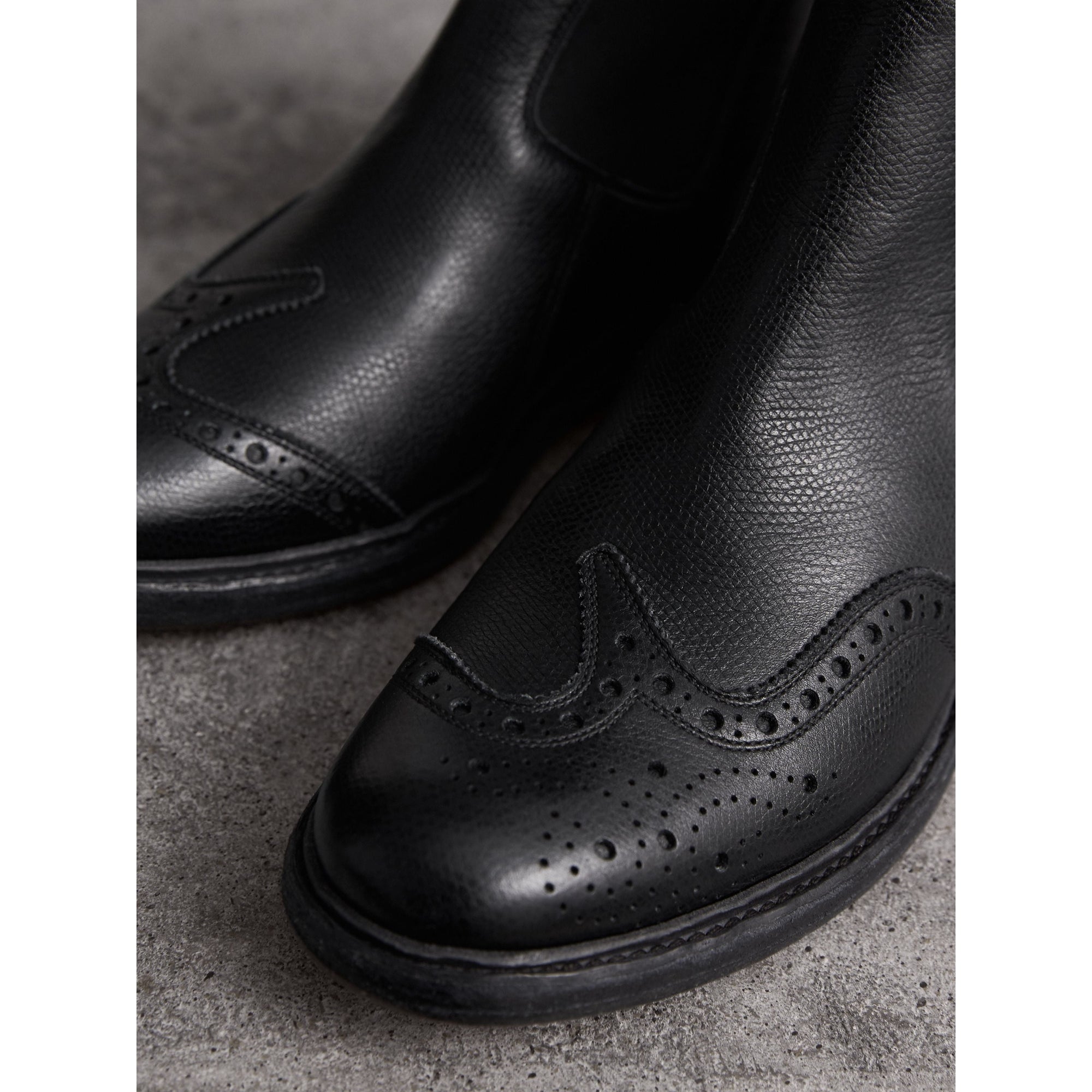 Bottines Chelsea en cuir texturé de style richelieu - Black