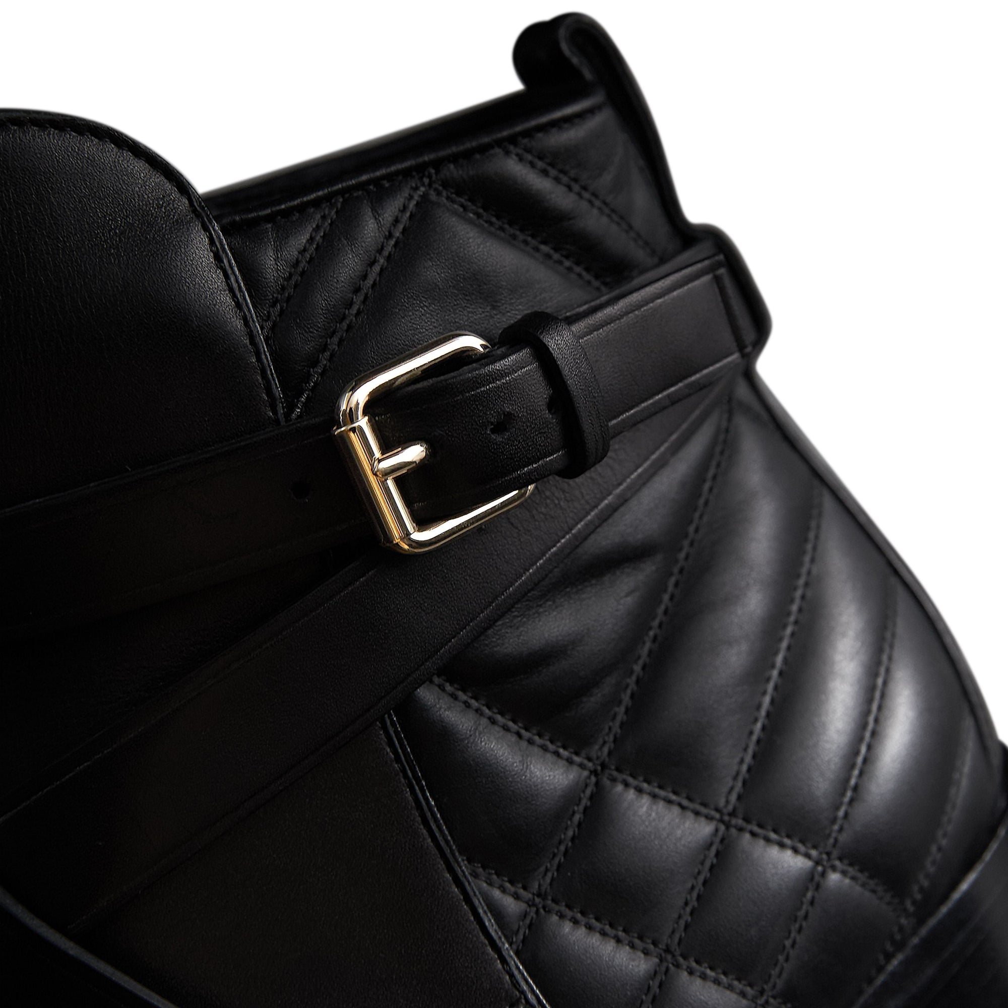 Bottines en cuir matelassé avec sangle - Black