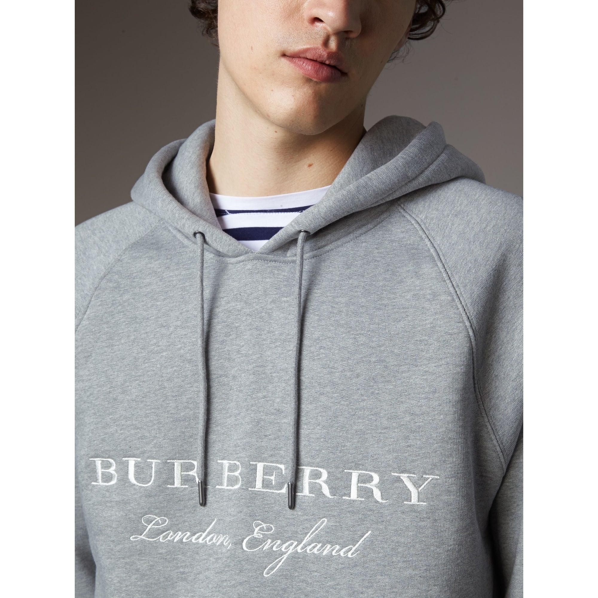 Sweat-shirt brodé à capuche - Grey Melange