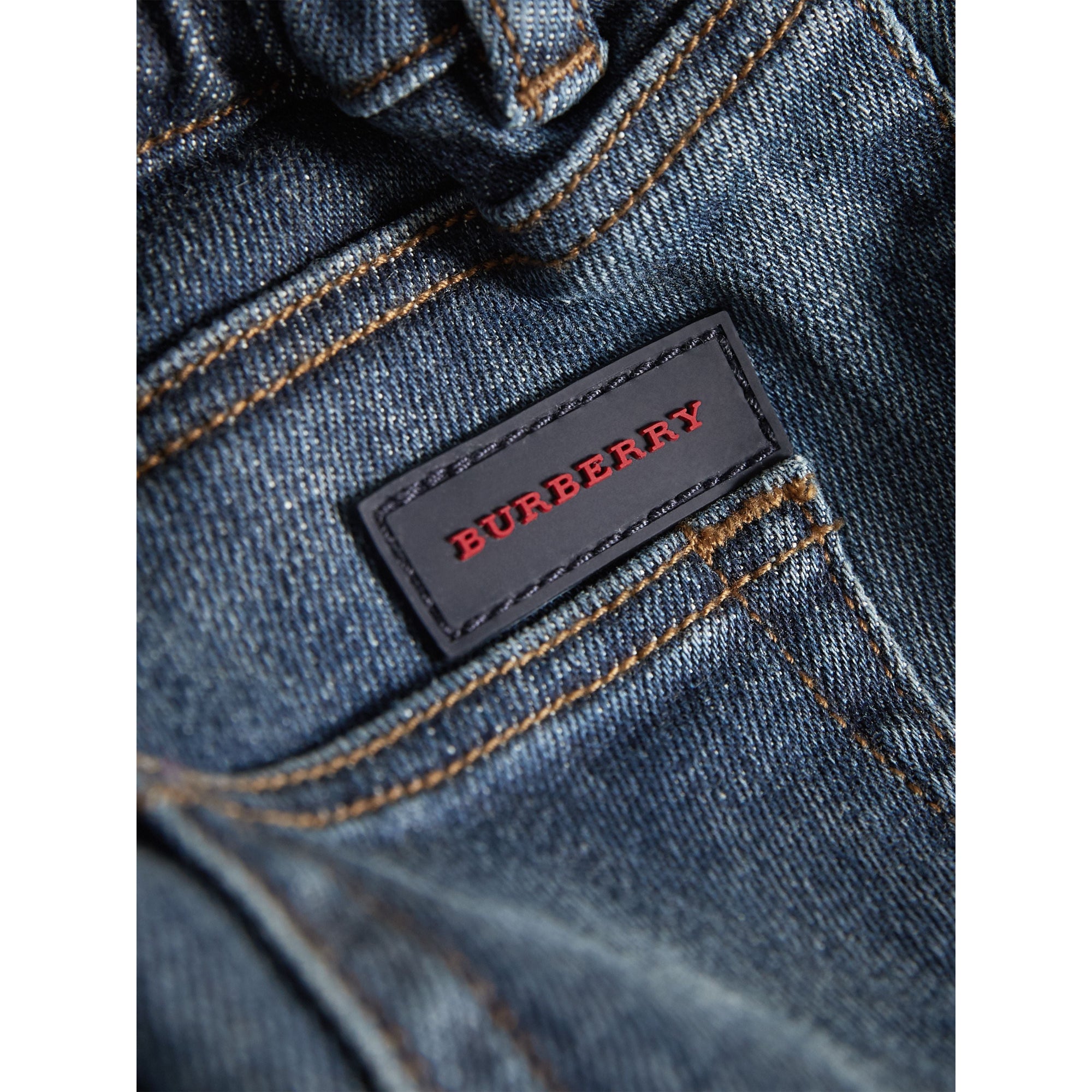 Jean de coupe décontractée en denim indigo - Mid Indigo