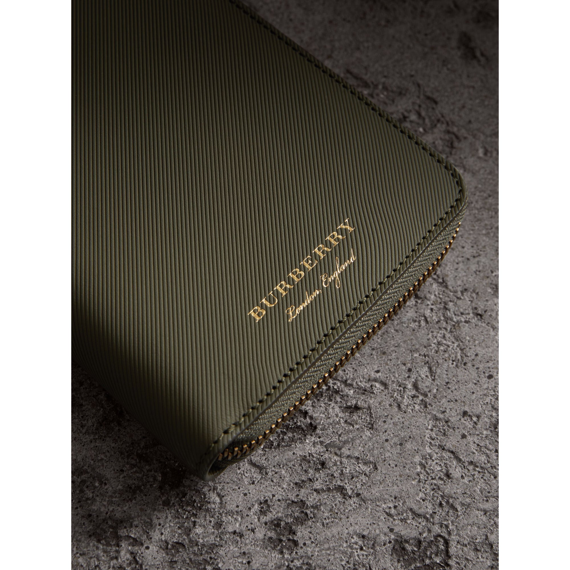 Portefeuille zippé en cuir trench - Slate Green