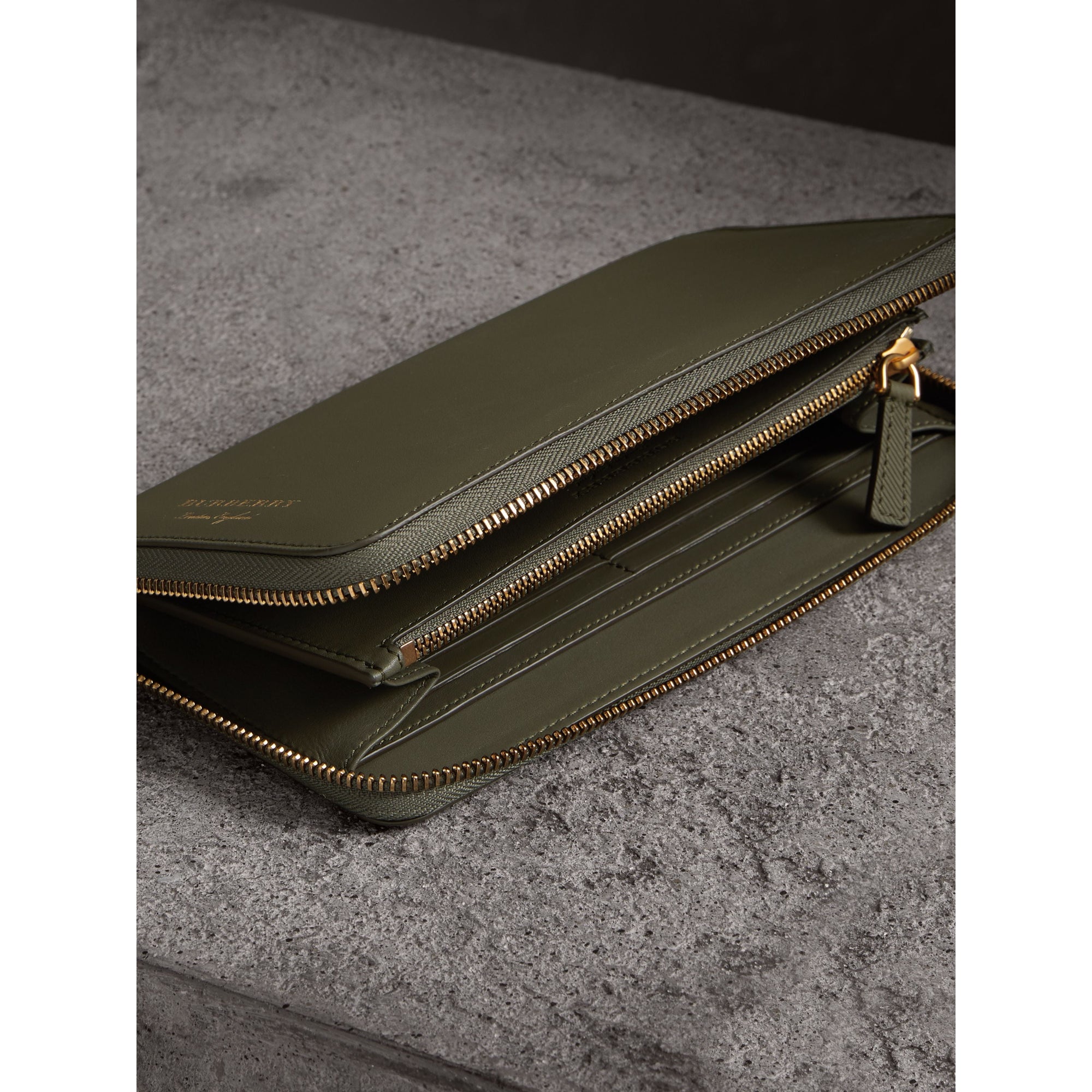 Portefeuille zippé en cuir trench - Slate Green