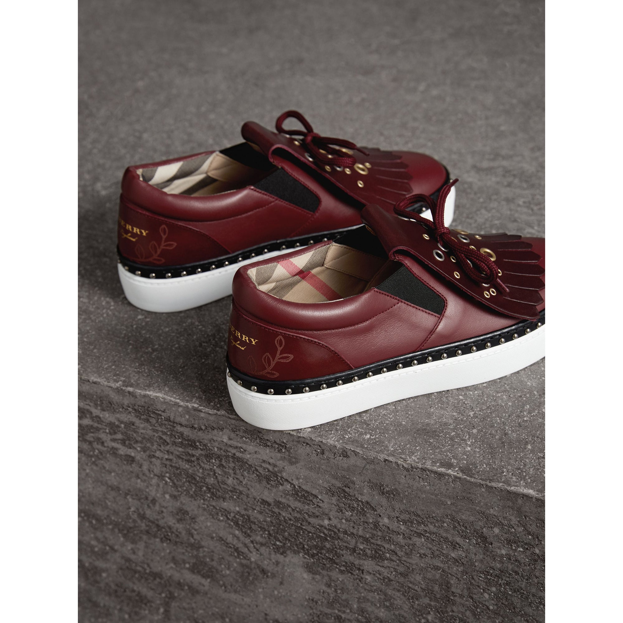 Sneakers en cuir à franges - Cerise Purple