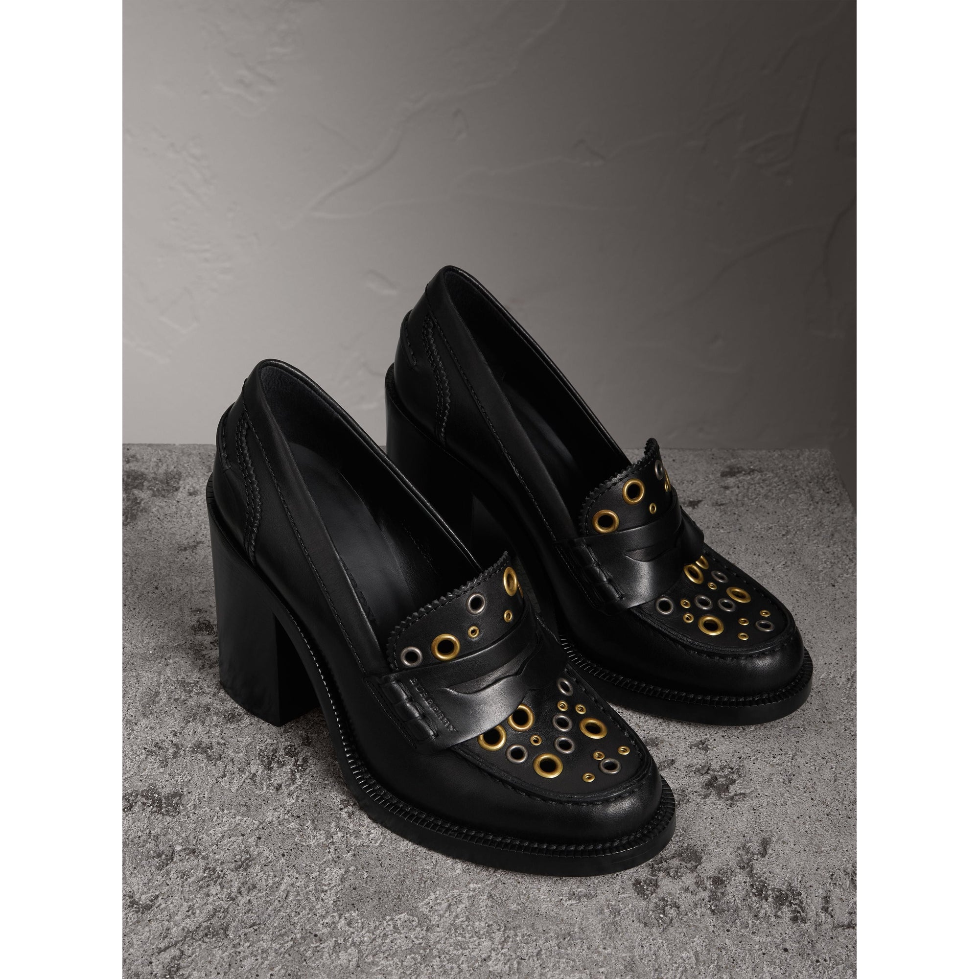 Mocassins à talon en cuir avec œillets - Black