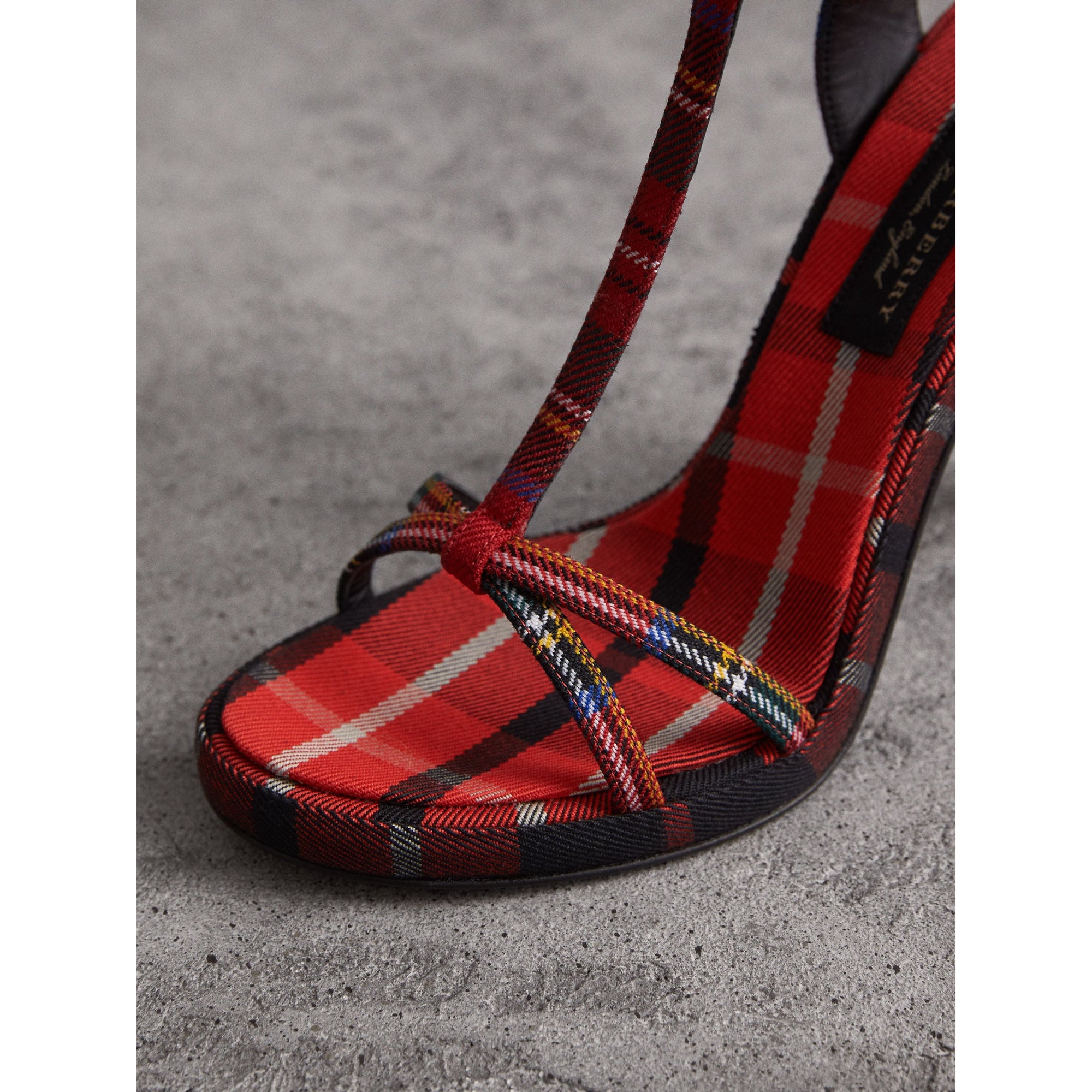 Sandales à talons hauts coniques en laine tartan - Vibrant Red