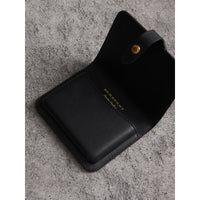 Porte-cartes en cuir à rivets avec bouclier du Cavalier - Black