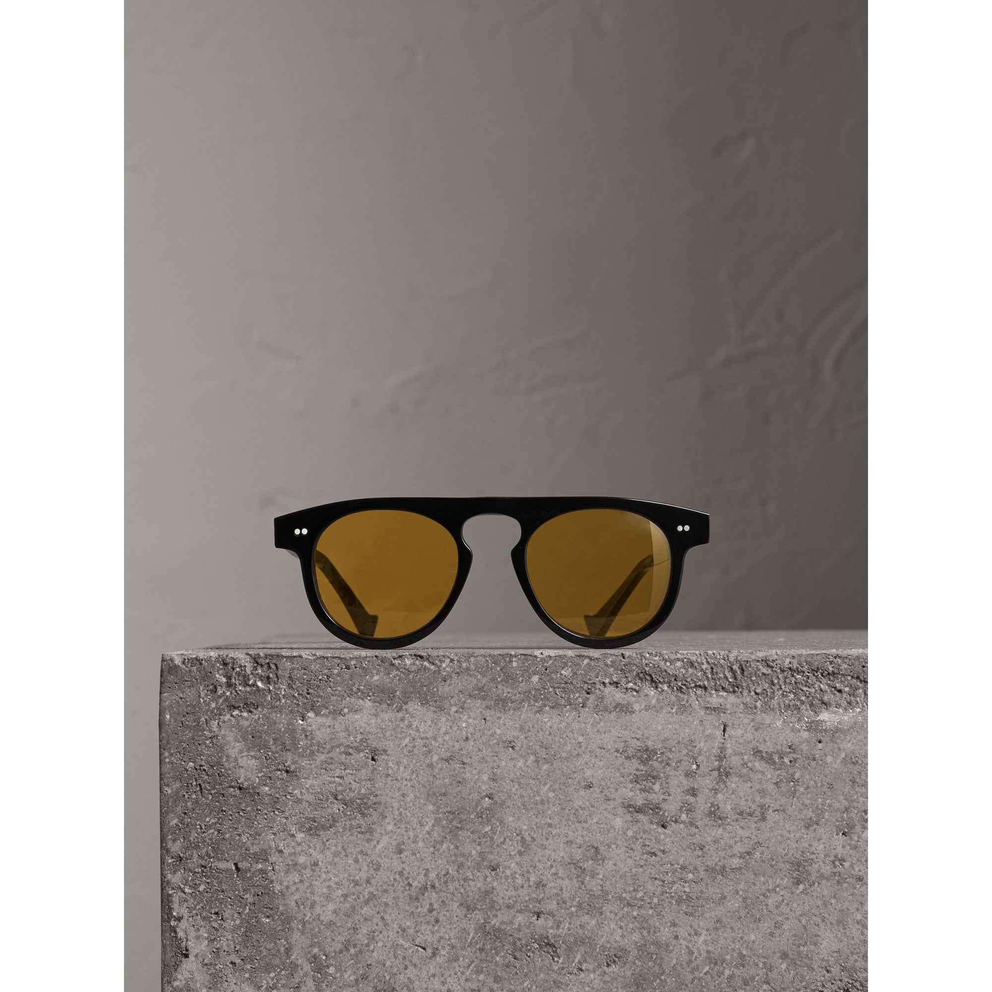 Lunettes de soleil à monture ronde The Keyhole - Black