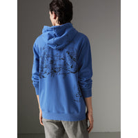 Haut à capuche en jersey de coton avec imprimé aventure - Cornflower Blue
