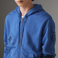 Haut à capuche en jersey de coton avec imprimé aventure - Cornflower Blue