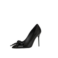 Escarpins en cuir verni avec nœud en corde - Black