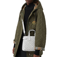 Petit sac The Banner en cuir avec logo perforé - Chalk White